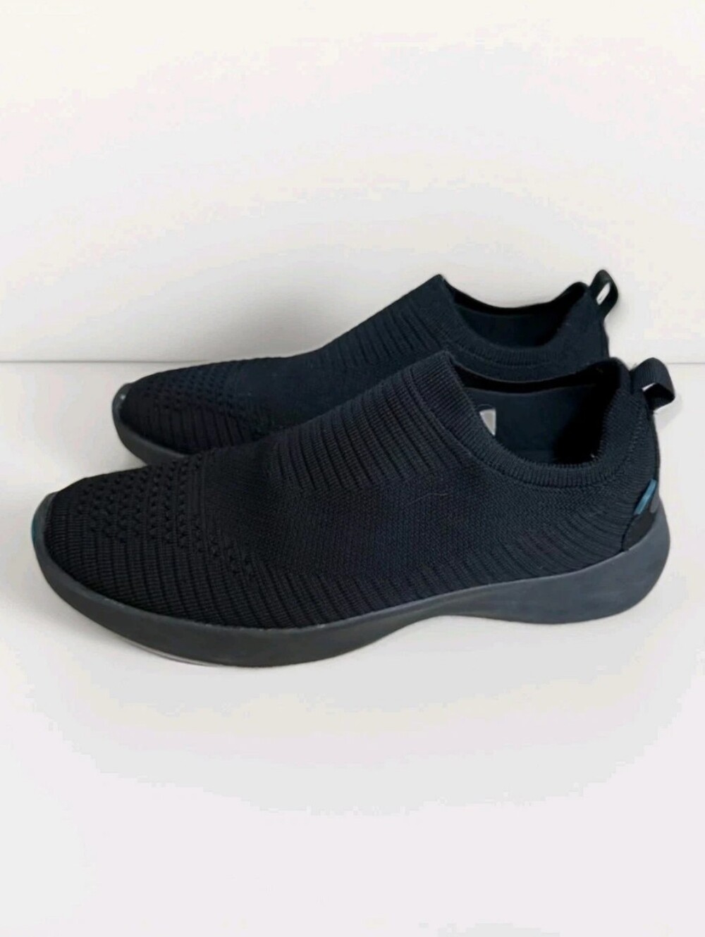 Vessi 11 Everyday Move Slip-On Womens Black Low Top Athletic Sneakers Waterproof